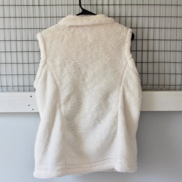 Cozy White Flannel Vest - Picture 5 of 7